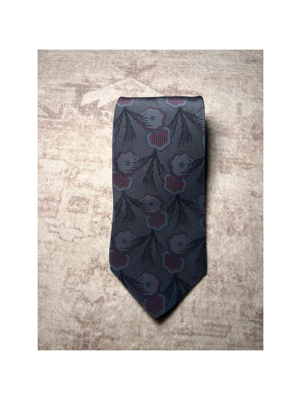Hennessy Couture Grey Floral Pattern Silk Tie